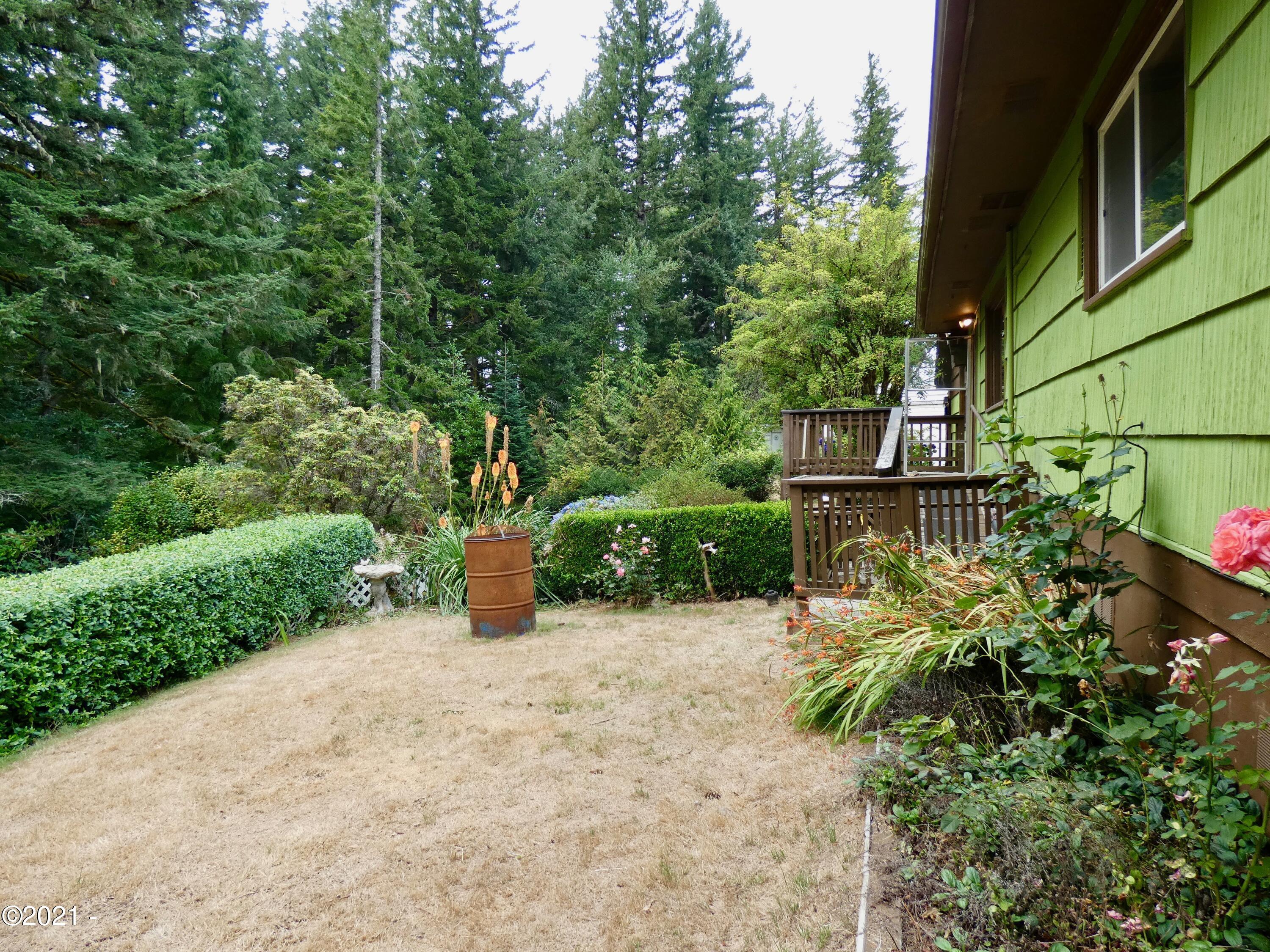 420 Elk City Road Toledo, OR 97391 - Photo 19 of 26 Back yard