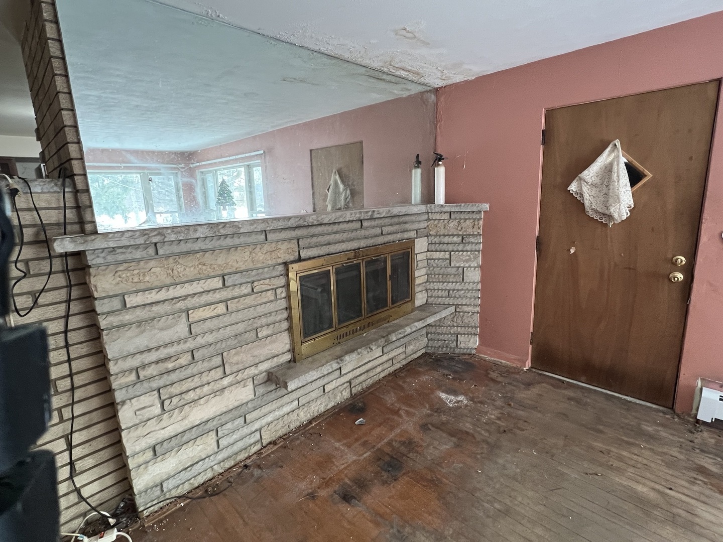 13980 Stonegate Road Wadsworth, IL 60083 - Photo 18 of 20 a view of an empty room with a fireplace