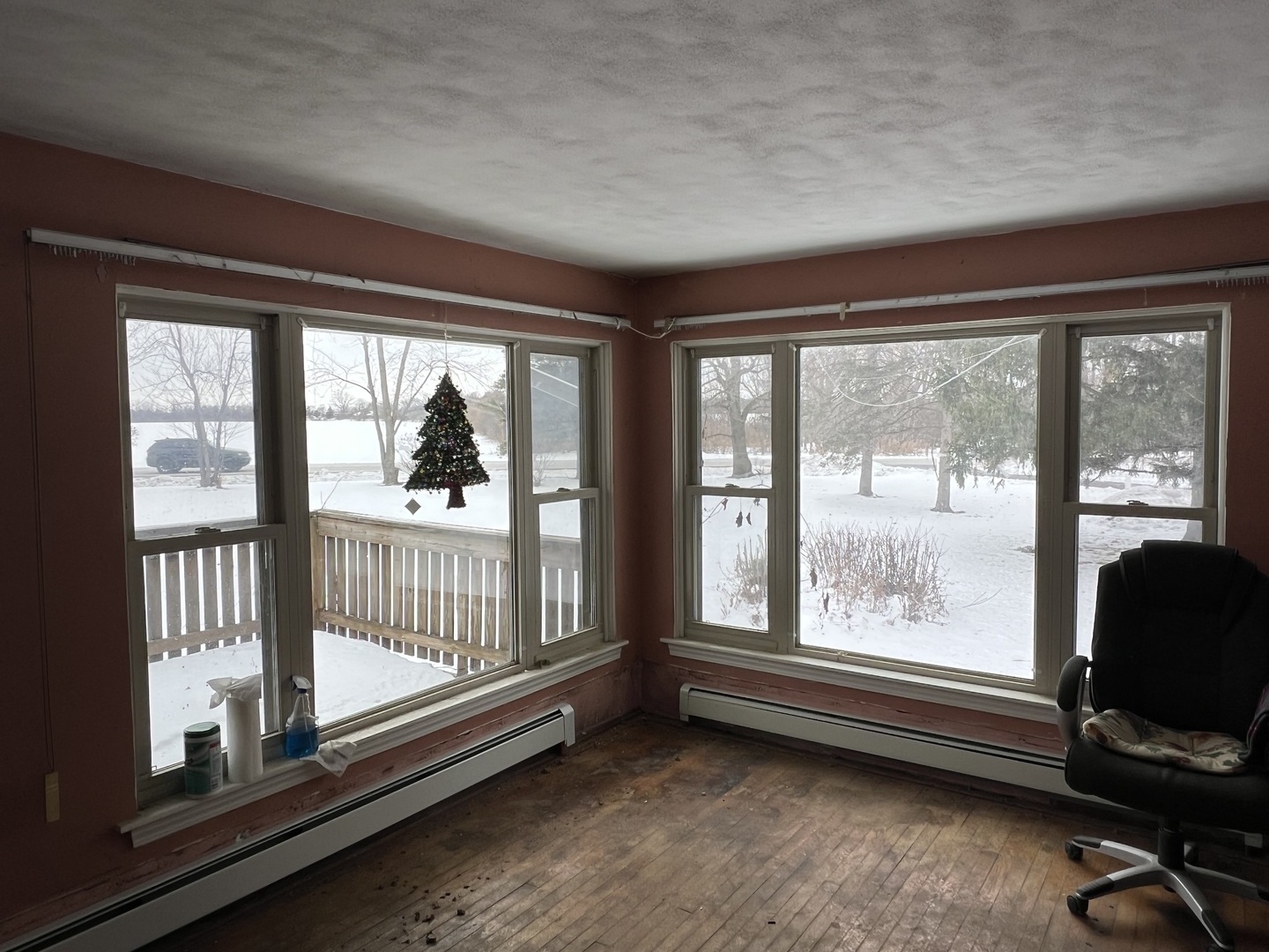 13980 Stonegate Road Wadsworth, IL 60083 - Photo 20 of 20 a view of workspace with large window