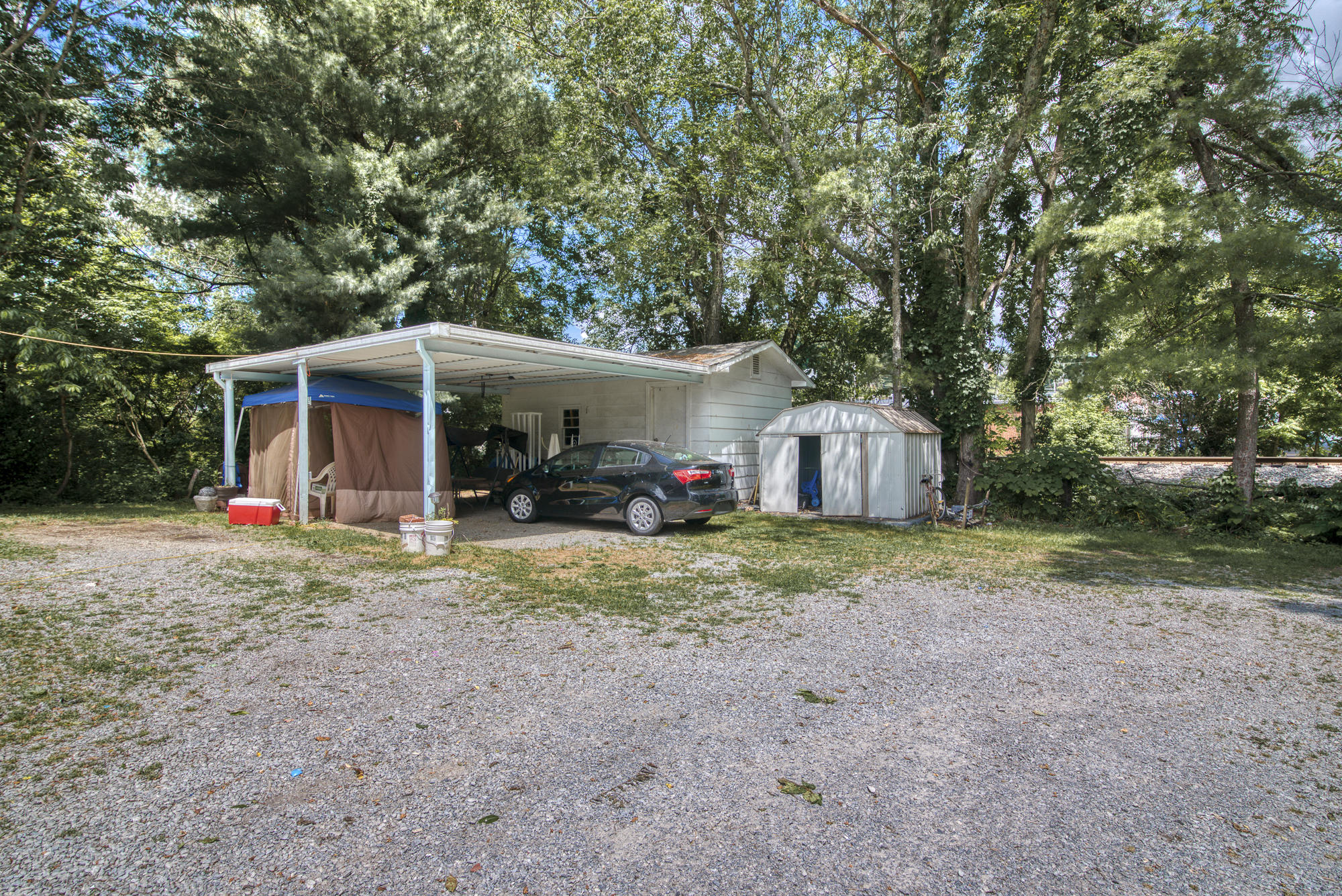 553 Colonial Road Southwest Abingdon, VA 24210 - Photo 3 of 5 553-Colonial-Rd-Abingdon-VA Highlands-Re