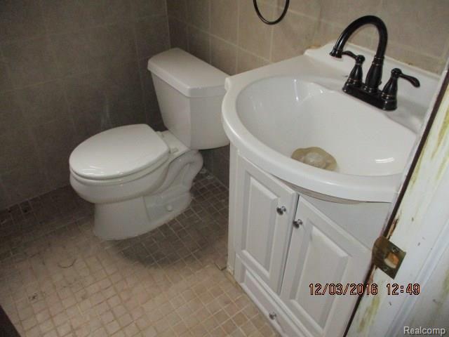 815 Neff Road Grosse Pointe, MI 48230 - Photo 15 of 32