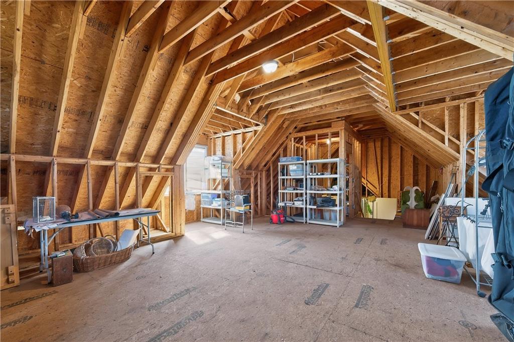 110 Roxbury Row Alpharetta, GA 30004 - Photo 43 of 45 a view of an empty room with a window