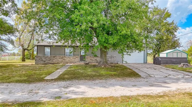 $241,000 | 935 Southwest 58th Highway, Holden, MO 64040