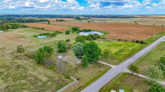 $241,000 | 935 Southwest 58th Highway, Holden, MO 64040