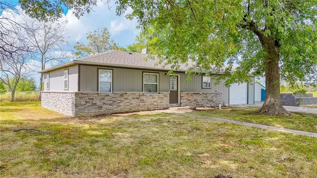 $241,000 | 935 Southwest 58th Highway, Holden, MO 64040