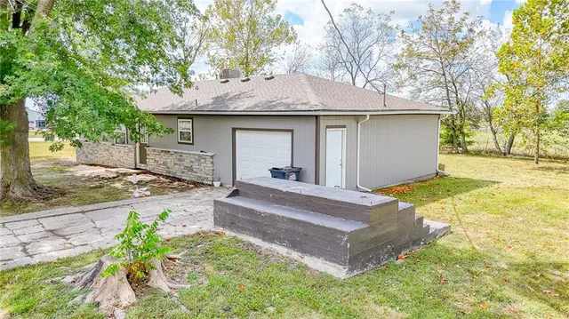 $241,000 | 935 Southwest 58th Highway, Holden, MO 64040