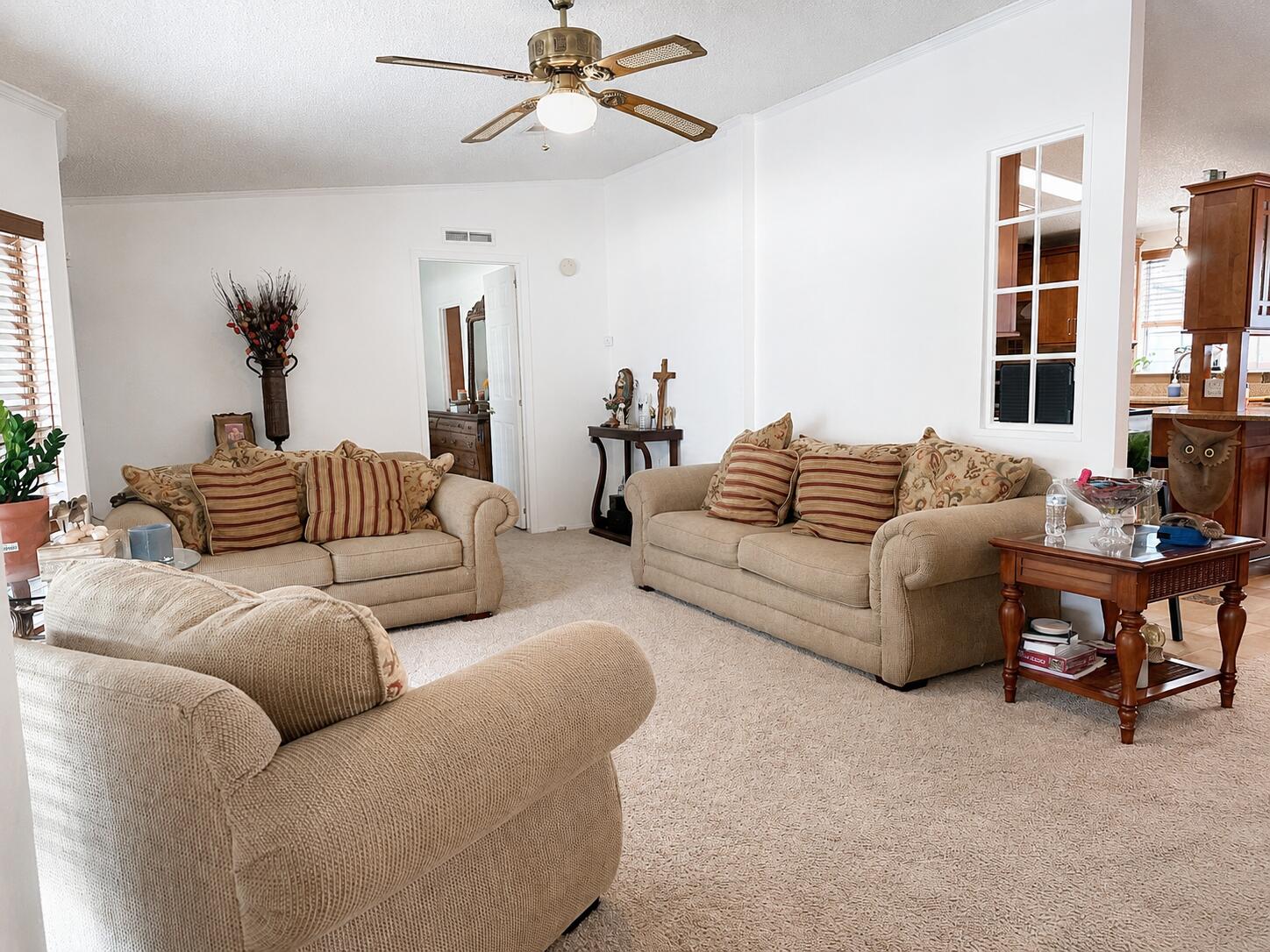 143 Anchor Road Freeport, FL 32439 - Photo 11 of 32 Living room1