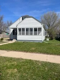 $129,900 | 102 8th Street, Windom, MN 56101