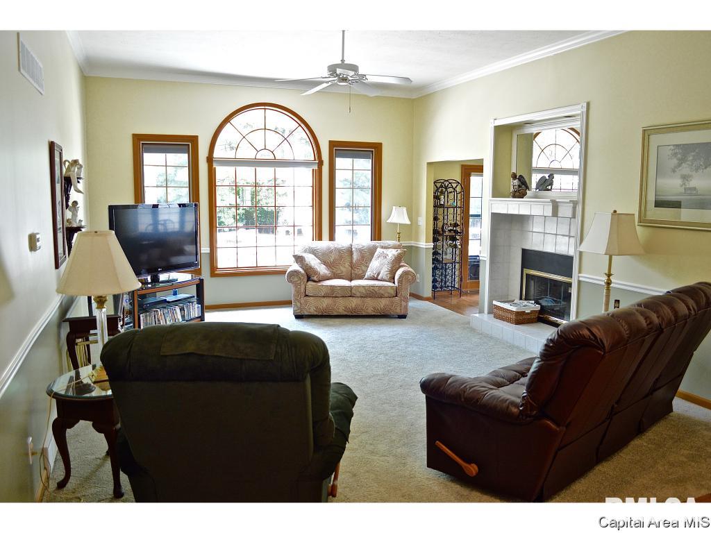 4023 Springer Lane Springfield, IL 62711 - Photo 5 of 32