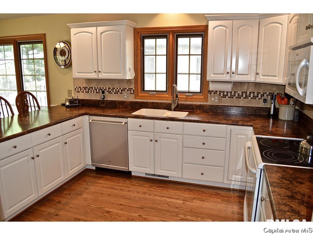 4023 Springer Lane Springfield, IL 62711 - Photo 9 of 32