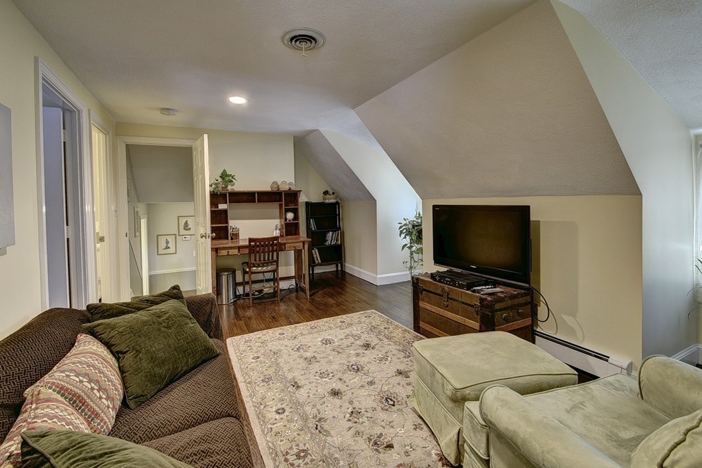 56 Surrey Lane Boxford, MA 01921 - Photo 20 of 27 Gallery Image 20