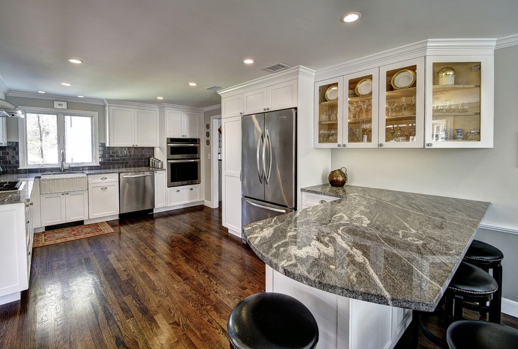 56 Surrey Lane Boxford, MA 01921 - Photo 3 of 27 Gallery Image 3