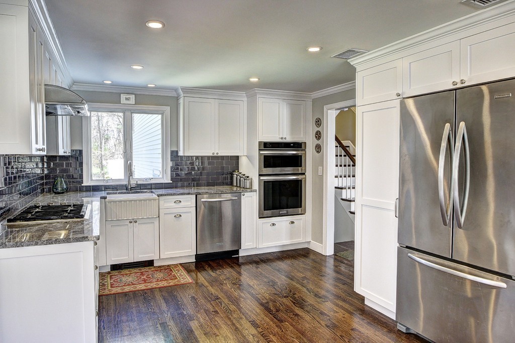 56 Surrey Lane Boxford, MA 01921 - Photo 4 of 27 Gallery Image 4