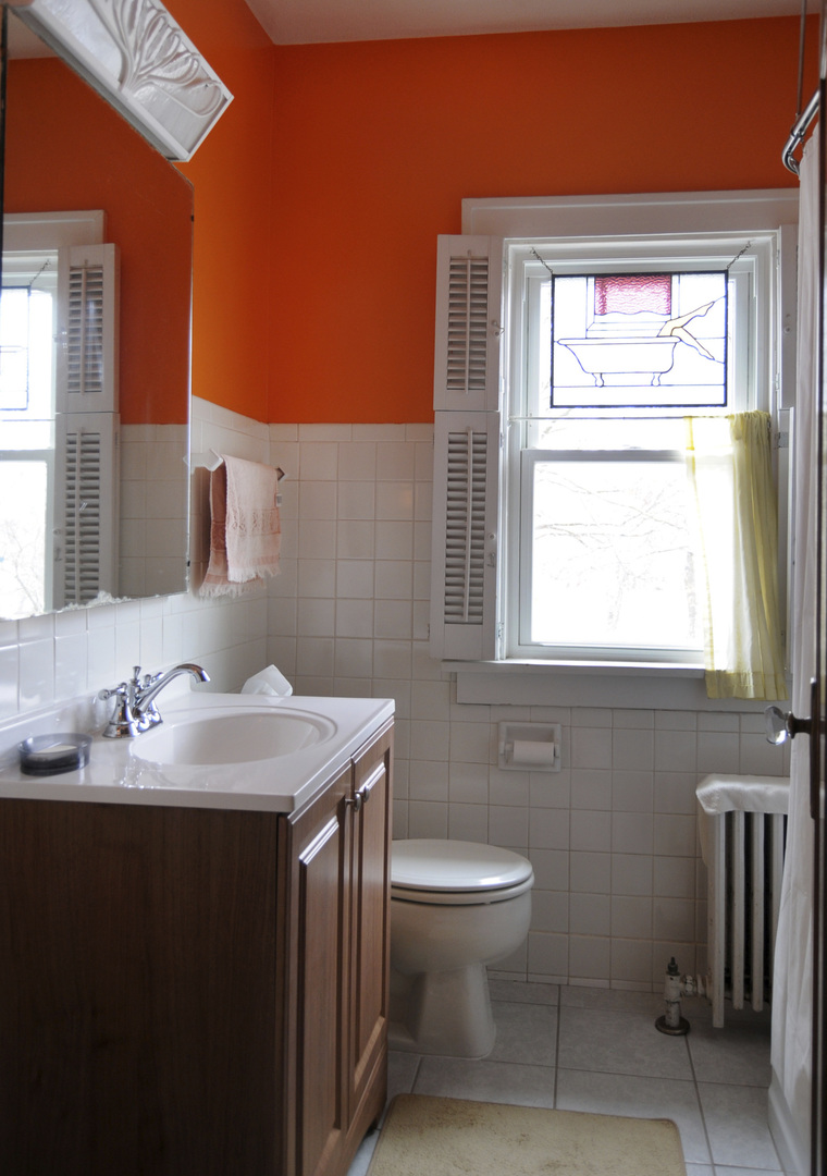 280 Fairbank Road Riverside, IL 60546 - Photo 22 of 33 a bathroom with a toilet sink and mirror