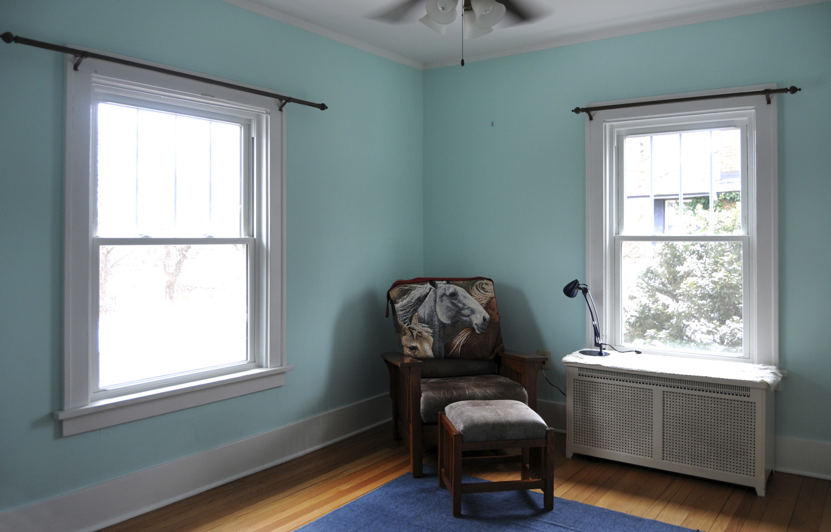 280 Fairbank Road Riverside, IL 60546 - Photo 24 of 33 a living room with furniture and a window