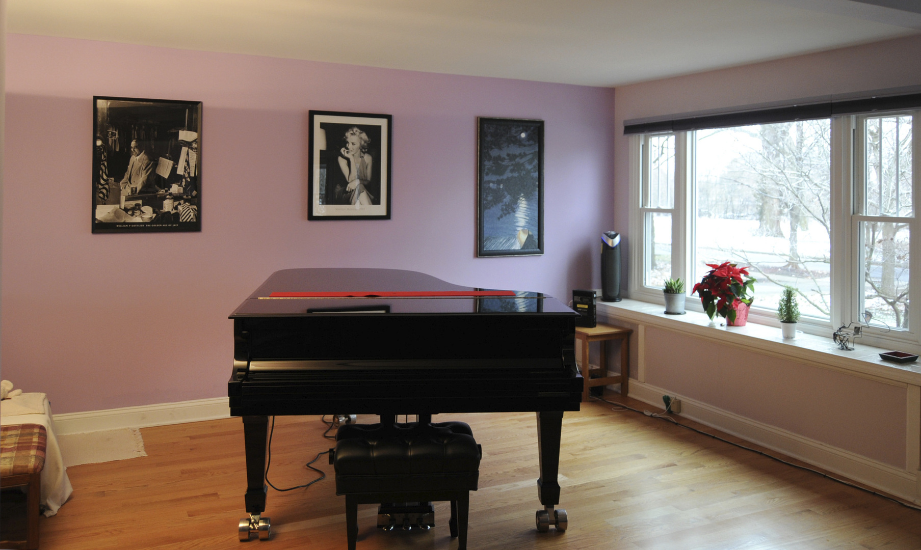 280 Fairbank Road Riverside, IL 60546 - Photo 7 of 33 a room with furniture and a window