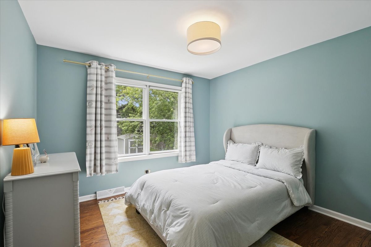818 Valley Road Lake Forest, IL 60045 - Photo 21 of 40 Gallery Image 21