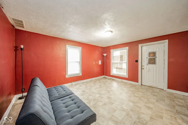 $75,000 | 706 East 32nd Street, Anderson, IN 46016