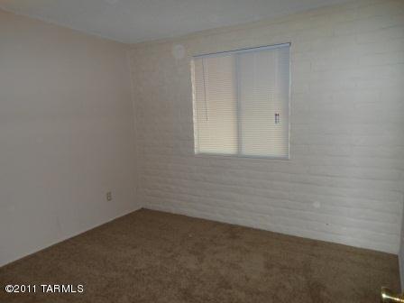 3517 South Prudence Road Tucson, AZ 85730 - Photo 6 of 13 Gallery Image 6