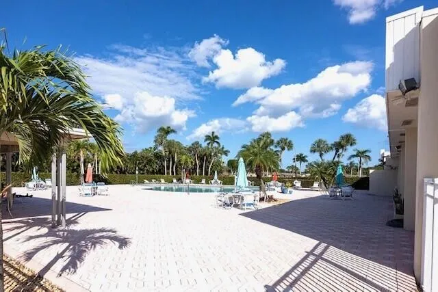 $1,500 | 2926 Ashley Drive East, Unit F, West Palm Beach, FL 33415