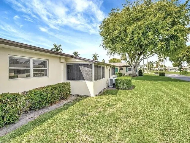 $1,500 | 2926 Ashley Drive East, Unit F, West Palm Beach, FL 33415