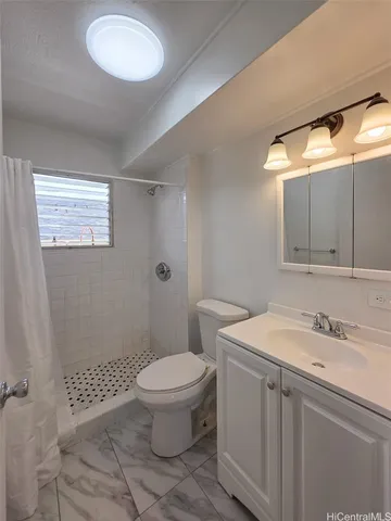 $2,000 | 1742 Young Street, Unit 203, Honolulu, HI 96826