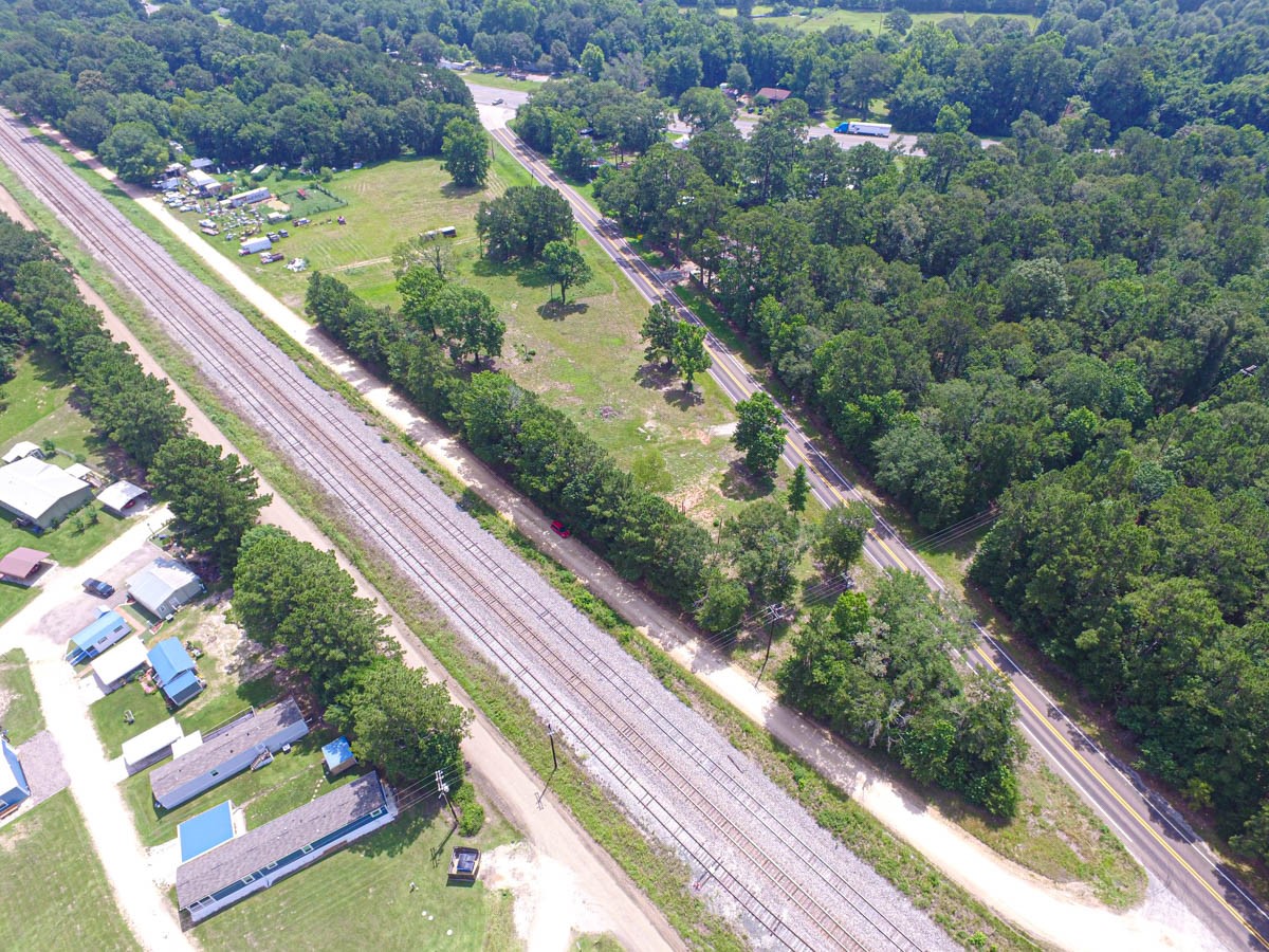 3503 State Highway Loop Livingston, TX 77351 - Photo 5 of 13 Very quiet neighborhood. There is a senior livings mobile home park in this same area.