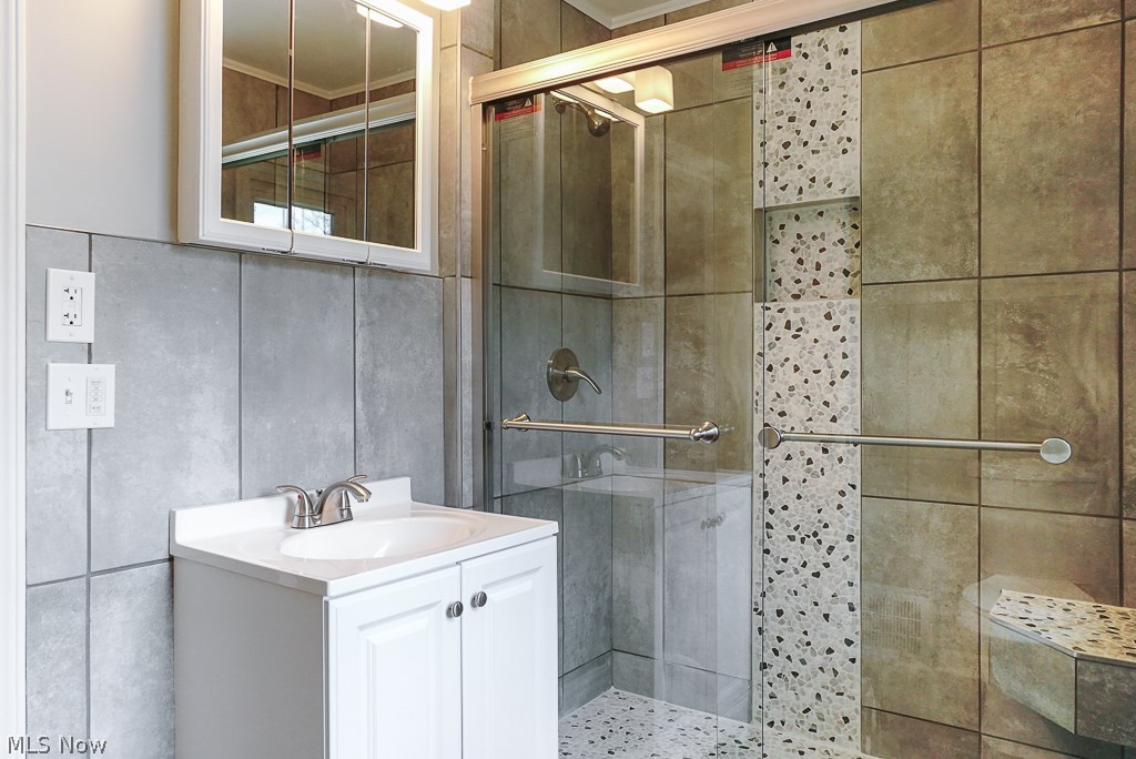 2352 South Taylor Road Cleveland, OH 44118 - Photo 27 of 34 Gallery Image 27