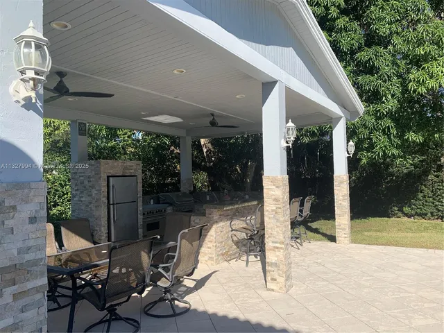 $3,399,000 | 7625 Southwest 75th Avenue, Miami, FL 33143