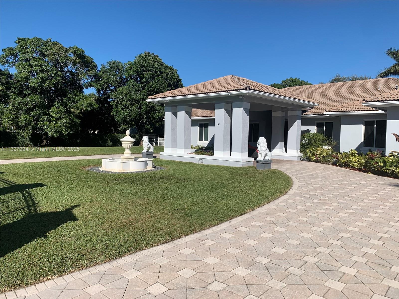 7625 Southwest 75th Avenue Miami, FL 33143 - Photo 2 of 43 Circular Driveway/Porte Cochere