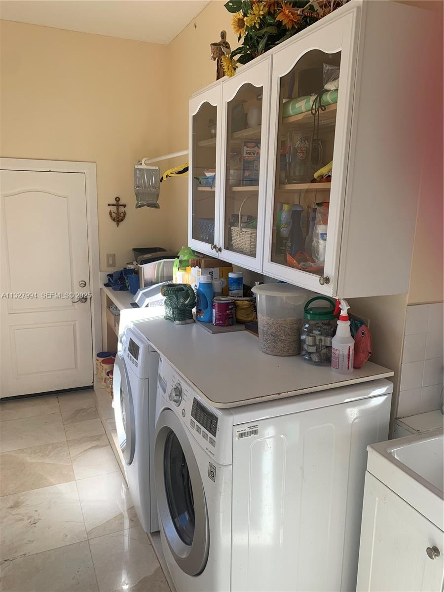 7625 Southwest 75th Avenue Miami, FL 33143 - Photo 41 of 43