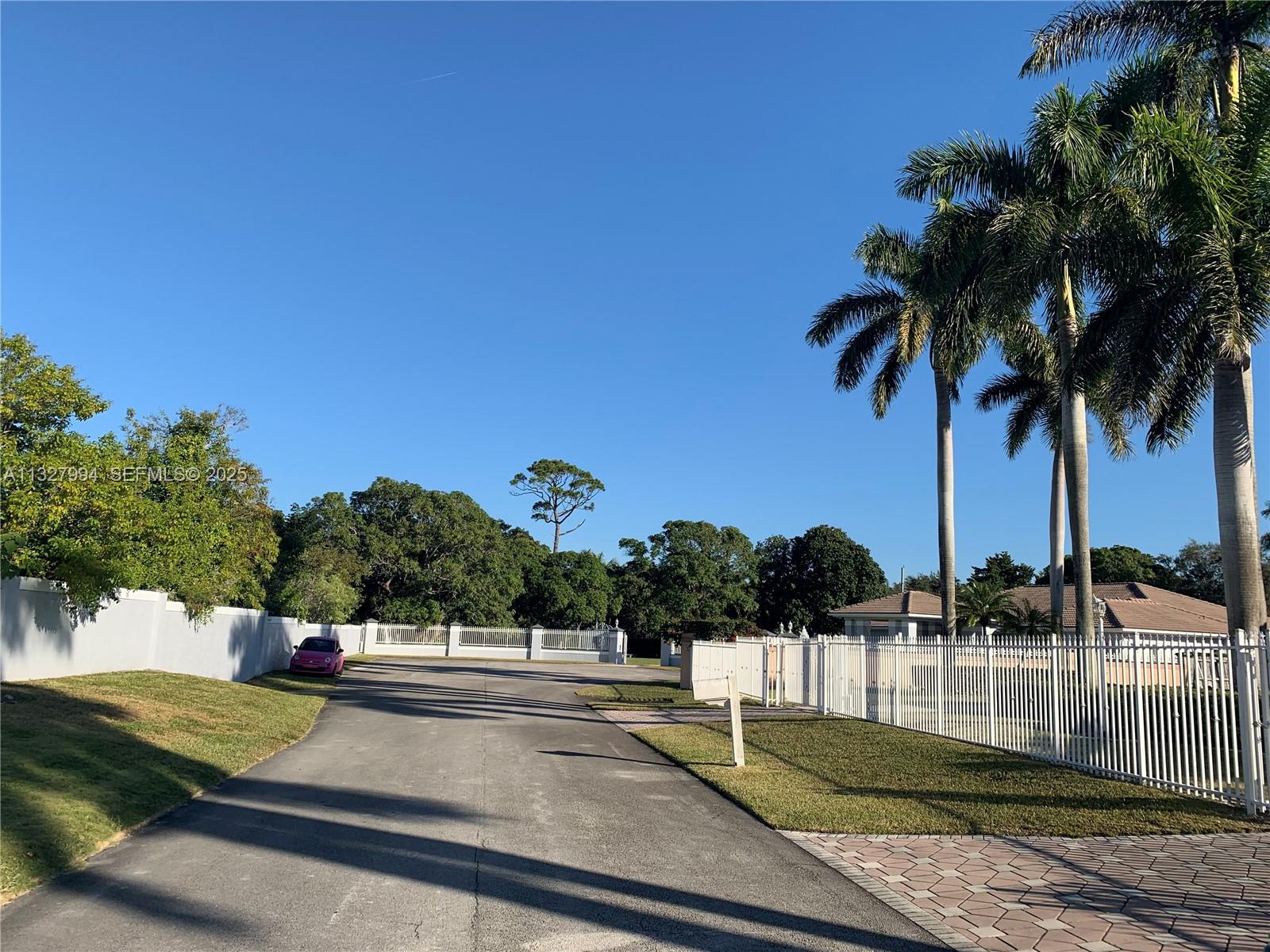 7625 Southwest 75th Avenue Miami, FL 33143 - Photo 6 of 43 Street View