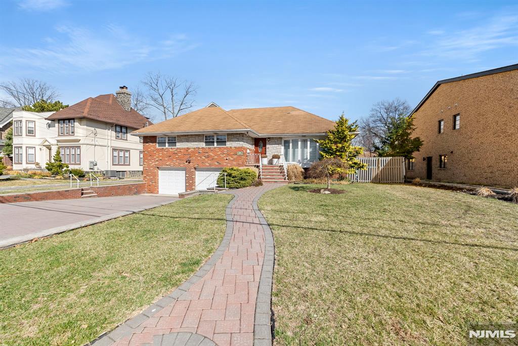 1070 Cumbermeade Road Fort Lee, NJ 07024 - Photo 3 of 34
