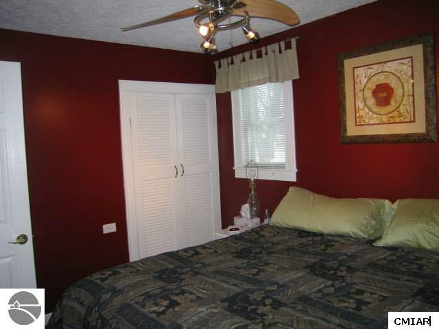 404 East Marshall Street Alma, MI 48801 - Photo 4 of 9 1769492-3.JPG