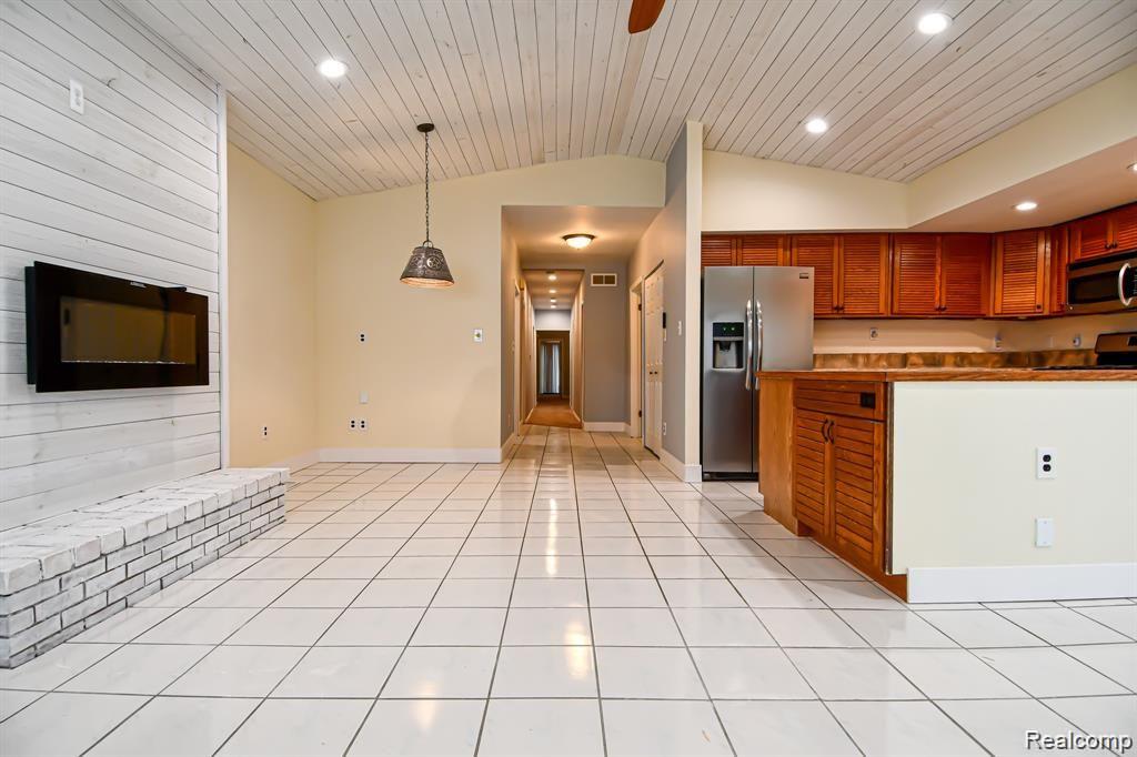 5750 Bullard Road Fenton, MI 48430 - Photo 10 of 58