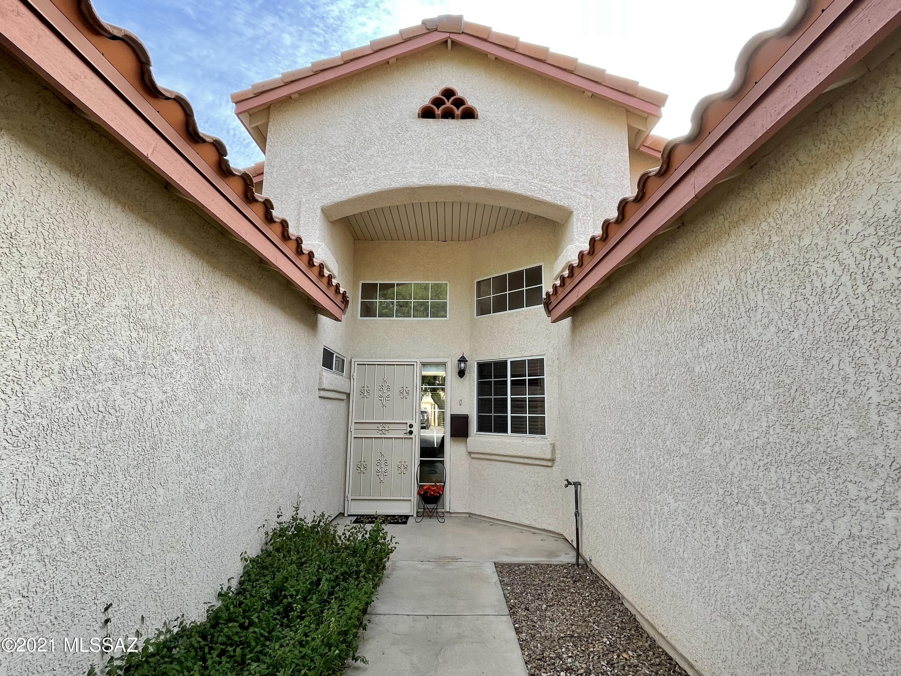 8160 East Pima Ridge Drive Tucson, AZ 85715 - Photo 2 of 19