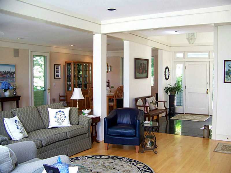 1151 North Main Road Jamestown, RI 02835 - Photo 16 of 24 Living Room.
