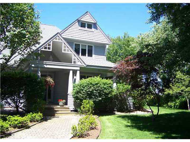 1151 North Main Road Jamestown, RI 02835 - Photo 5 of 24 Exterior Front.