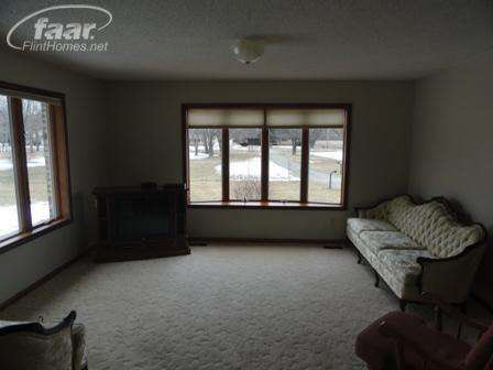 5403 Deland Road Flushing, MI 48433 - Photo 3 of 17 20346882-2.JPG