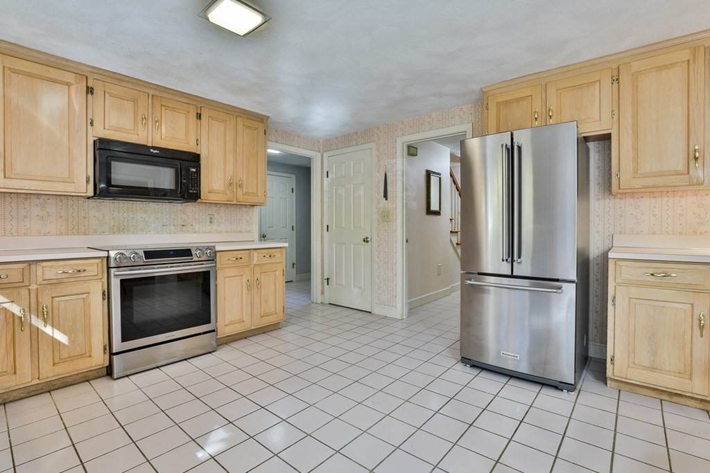 14 Townsend Farm Road Boxford, MA 01921 - Photo 11 of 36