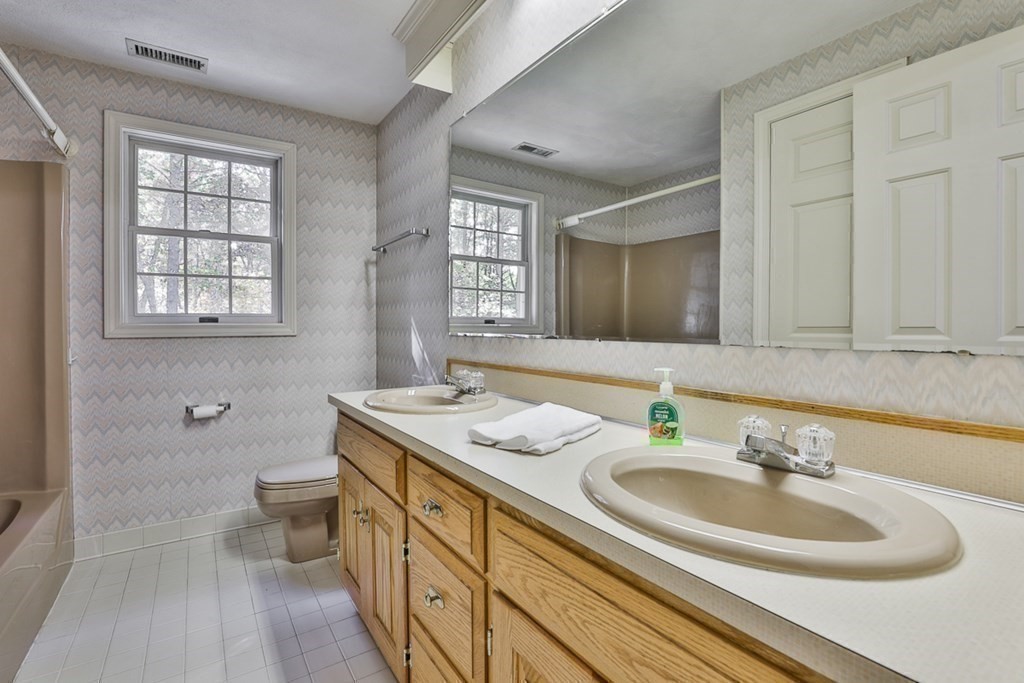 14 Townsend Farm Road Boxford, MA 01921 - Photo 26 of 36