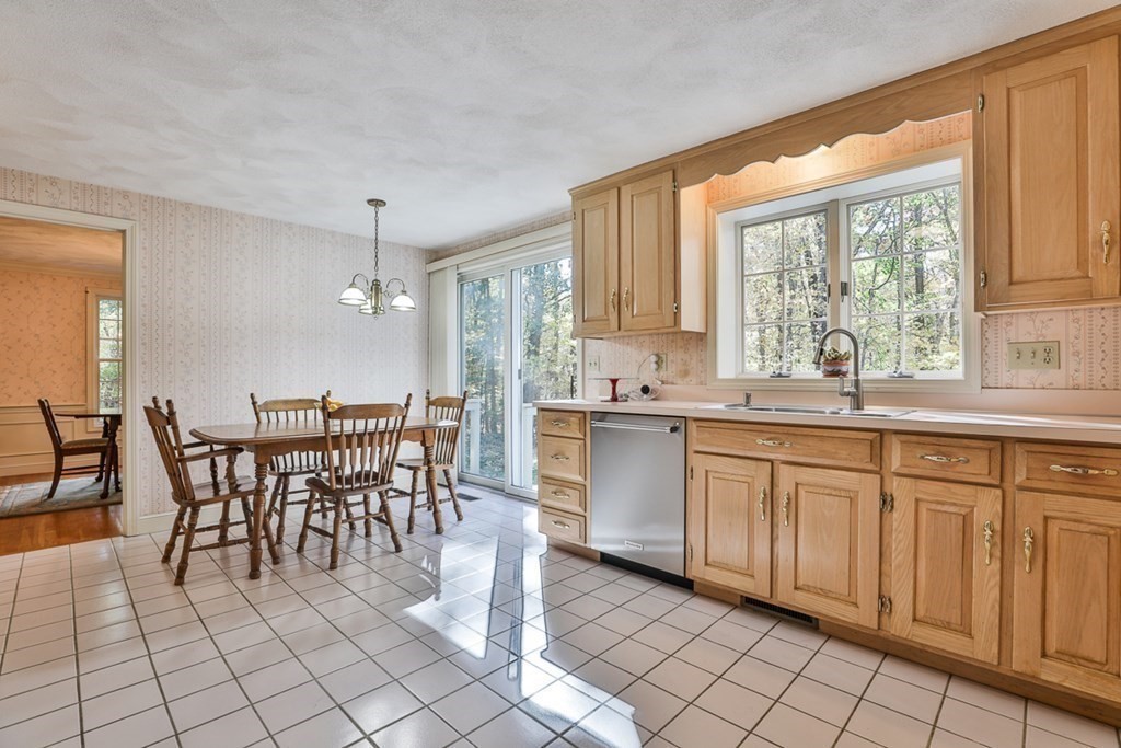 14 Townsend Farm Road Boxford, MA 01921 - Photo 9 of 36