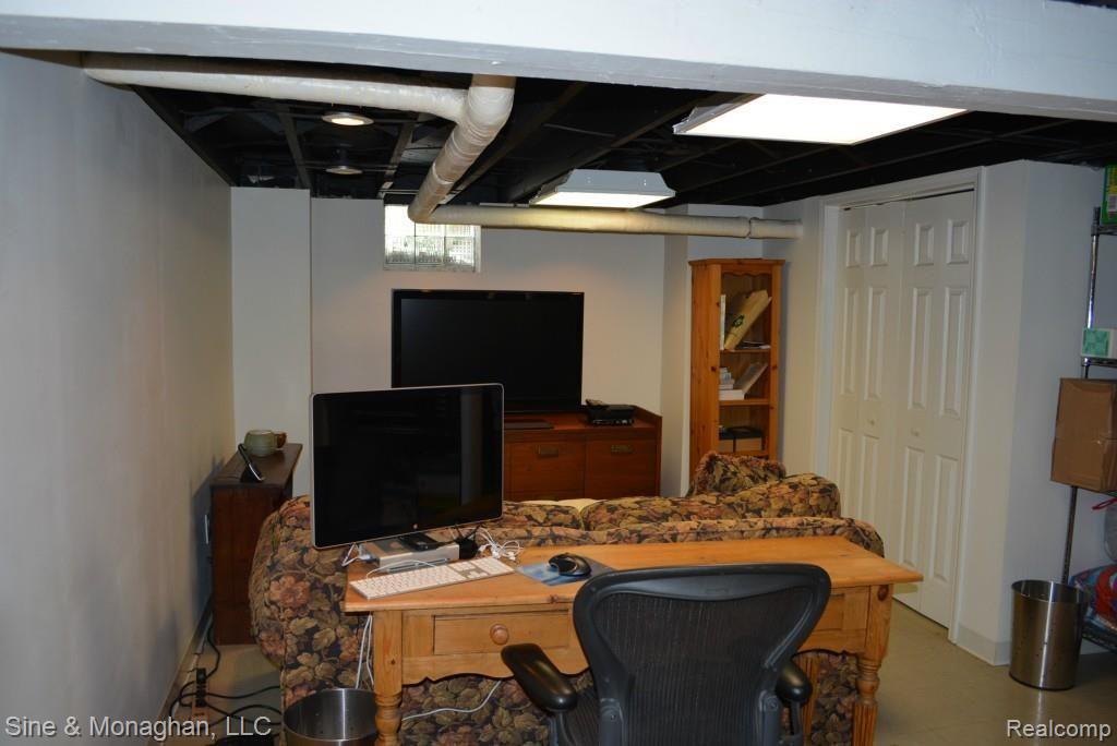 1148 Nottingham Road Grosse Pointe, MI 48230 - Photo 22 of 26 DSC_0202.jpg