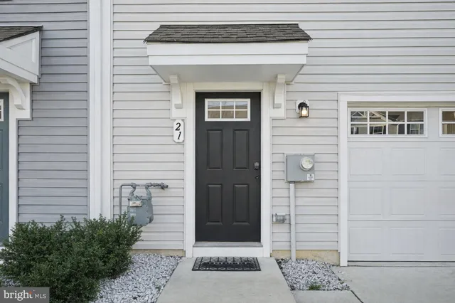 a view of entrance front of house
