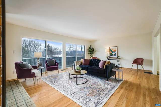 a view of a livingroom and dining room