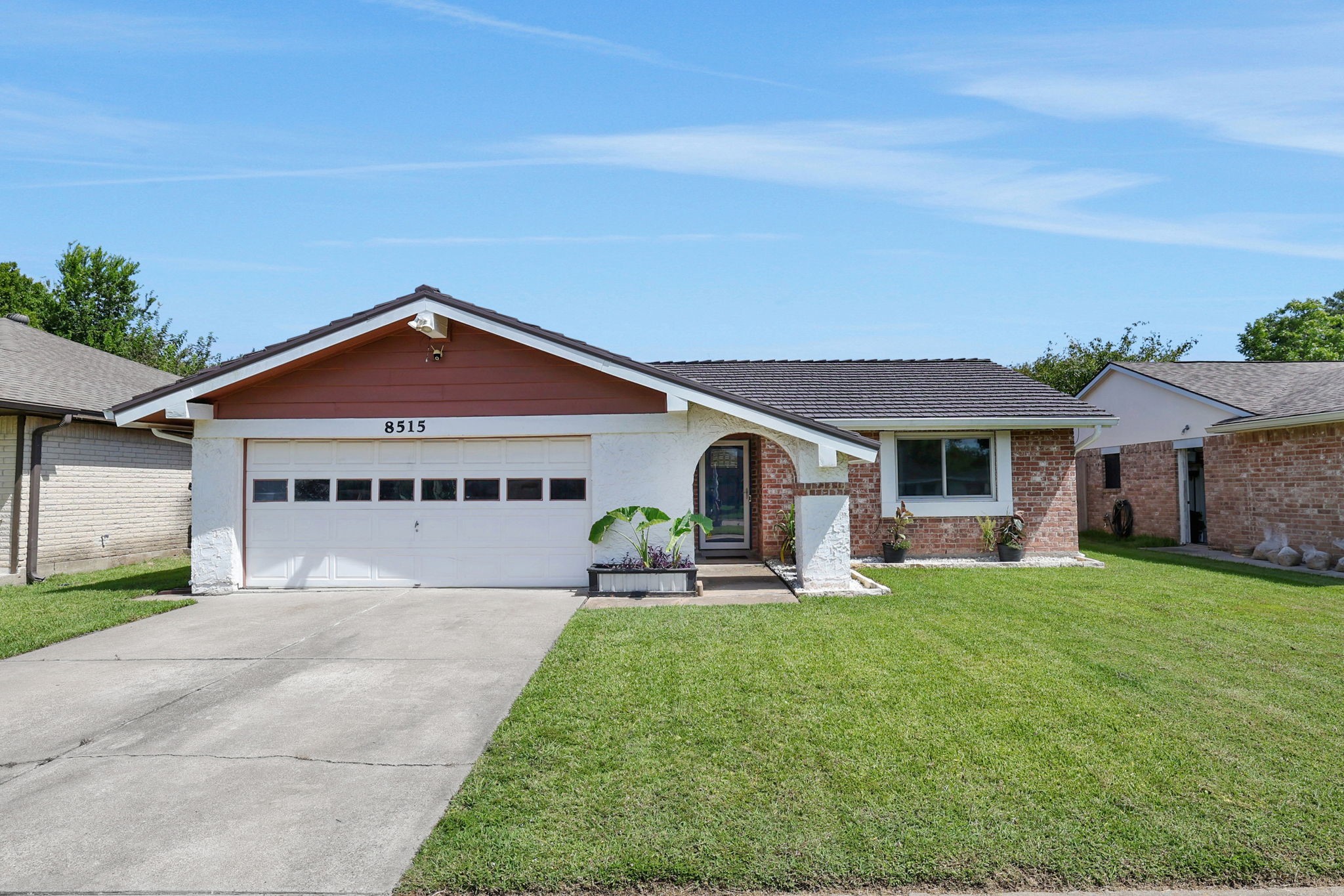 8515 Oakhaven Road La Porte, TX 77571 - Photo 1 of 30 Gallery Image 1