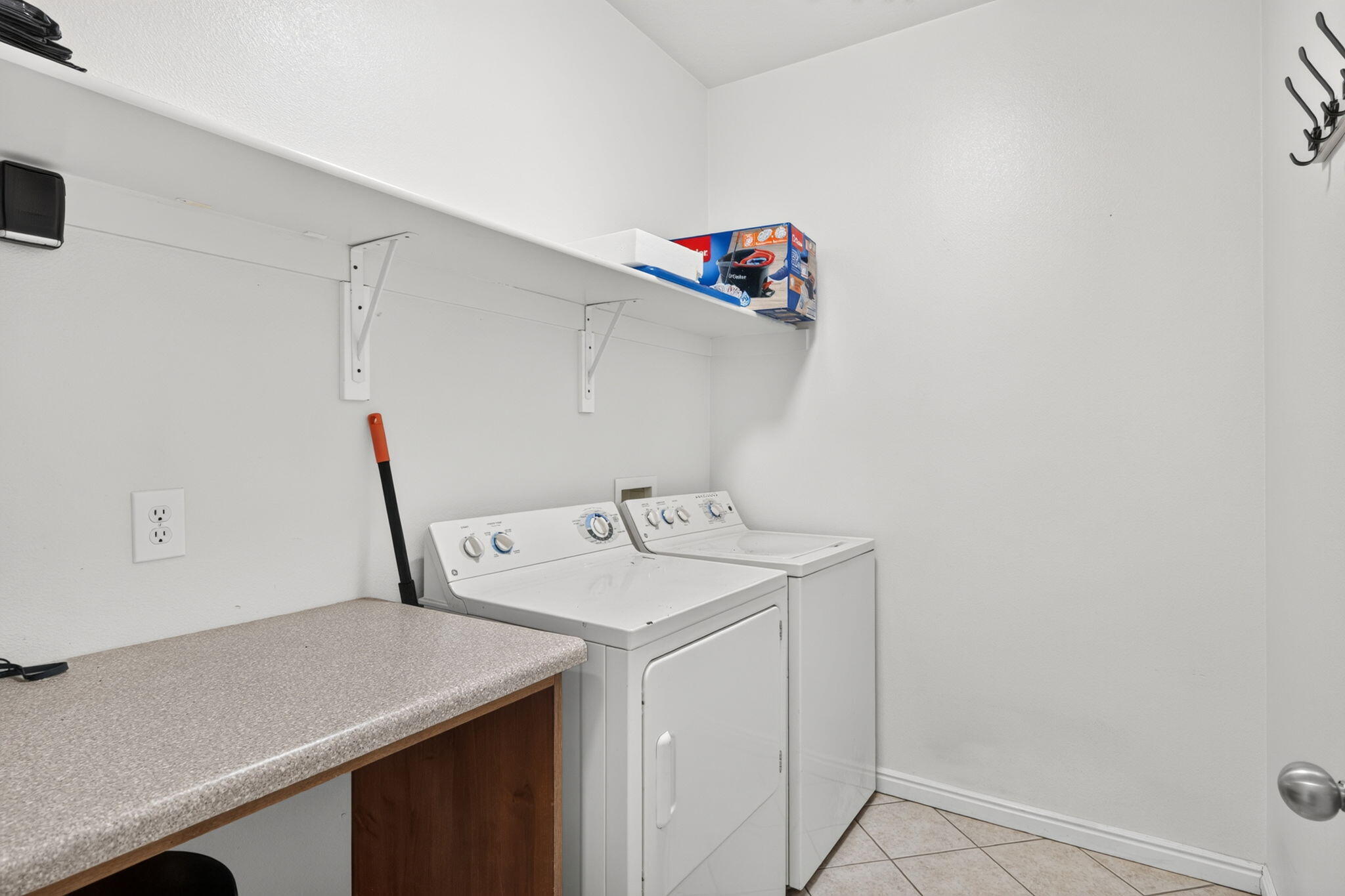 2140 West 970 North St. George, UT 84770 - Photo 12 of 24 21-web-or-mls-2140 W 970 N - Ames Team -