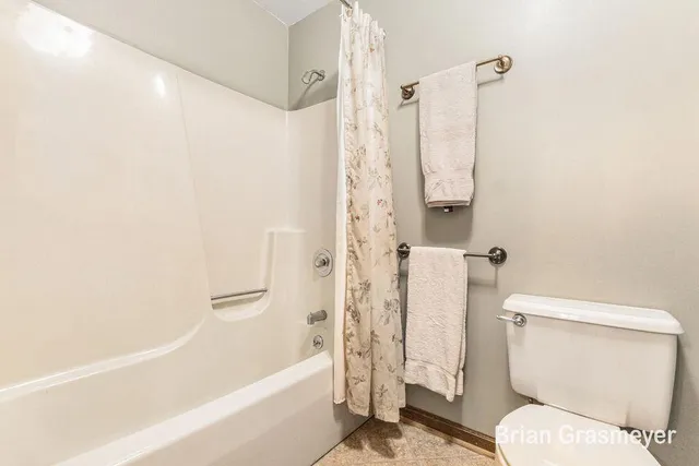 $645,000 | 2826 Alger Street Southeast, Grand Rapids, MI 49546