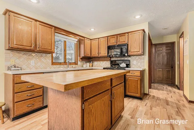 $645,000 | 2826 Alger Street Southeast, Grand Rapids, MI 49546