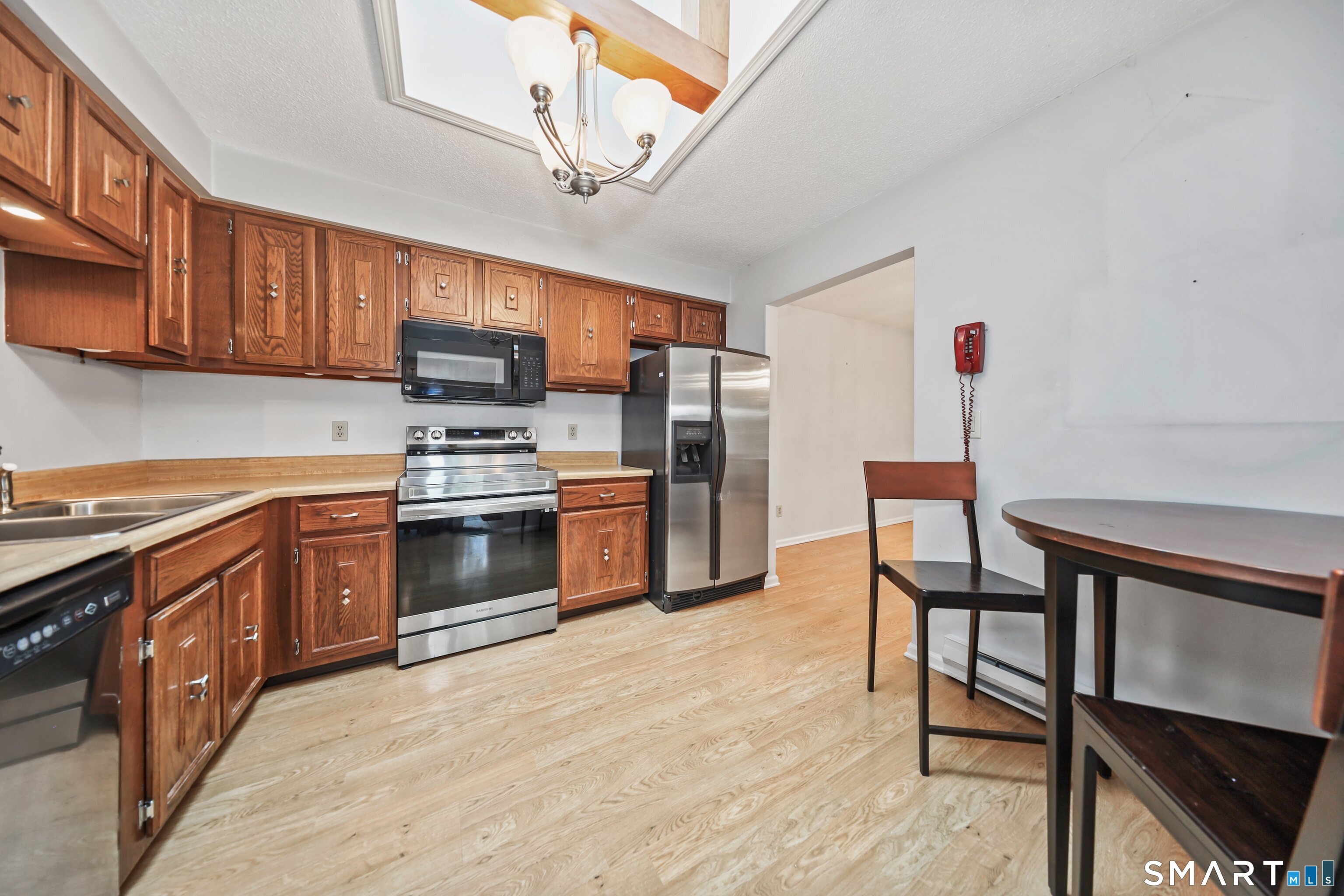 123 Queens Road, Unit 123 Torrington, CT 06790 - Photo 4 of 34 Gallery Image 4